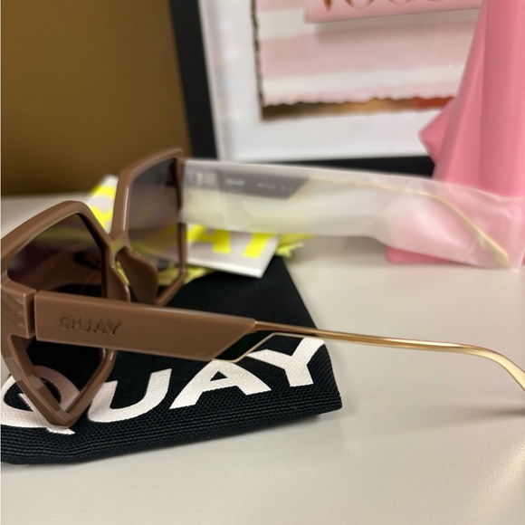 Quay Australia Hotel Lobby Oversized Square Sunglasses in Doe Brown - Picture 3 of 11